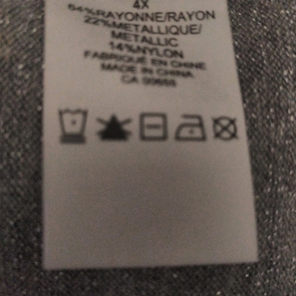 Silver "metallic" print 2-piece Top - Picture 3 of 4